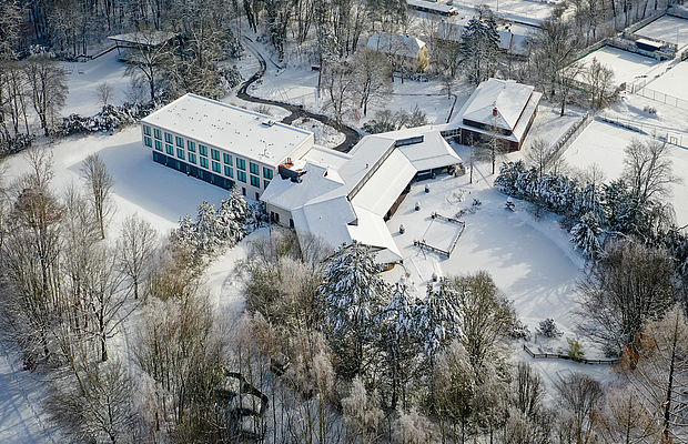 Das schneebedeckte Hotel FREIgeist